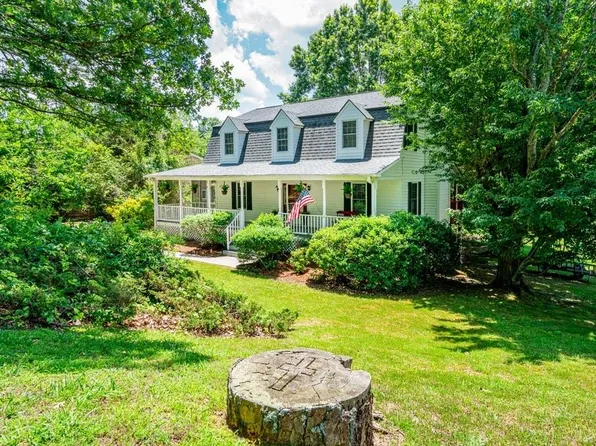 1135 Springway Dr, Gainesville, GA 30501