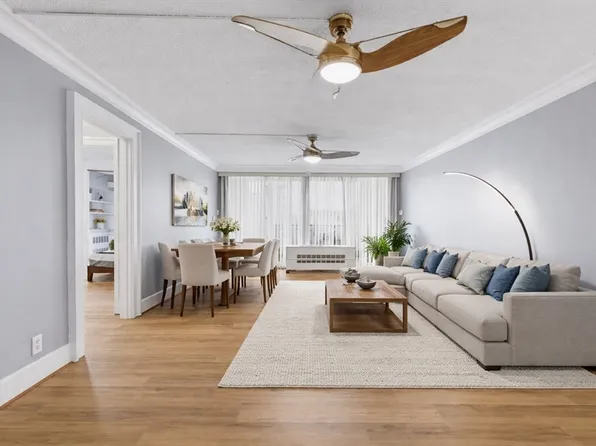 77 Pond Ave APT 1009, Brookline, MA 02445