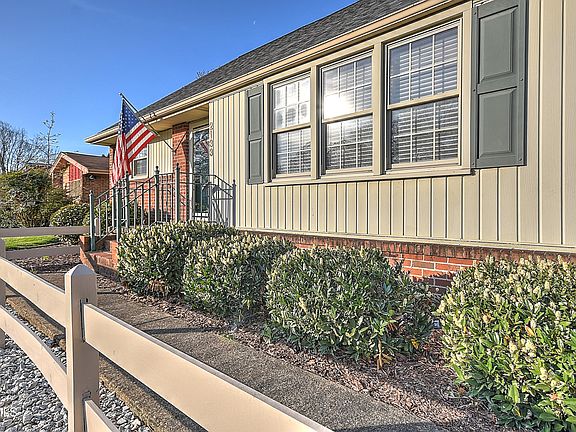 4th image of 2133 Swannanoa Ave