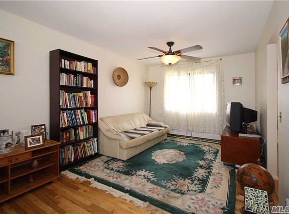 4th image of 14 Roosevelt Ave