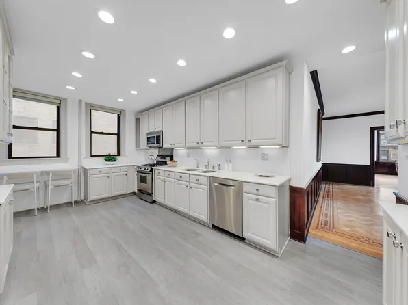 749 West End Avenue image 4 of 10