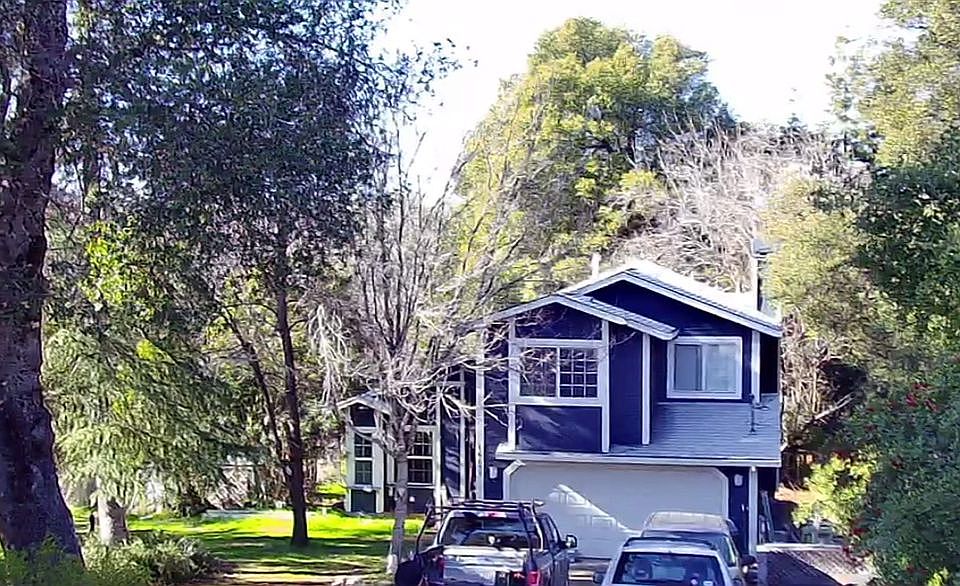 1st image of 16635 Round Hill Ct