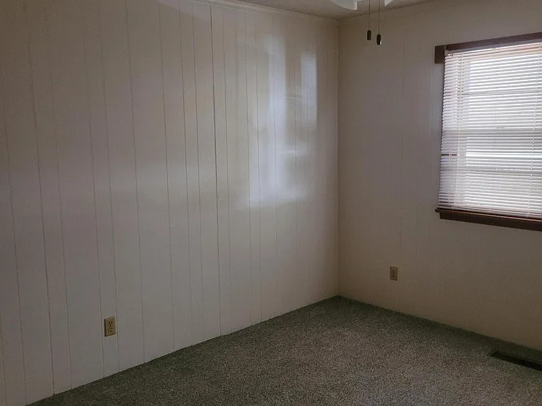 1313 Lincoln St #B — Photo 3
