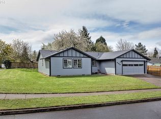 490 S Emerald Loop, Cornelius, OR 97113