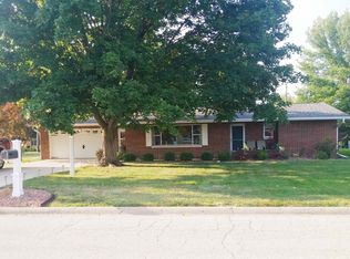 55 Magrabl Dr, Canton, IL 61520