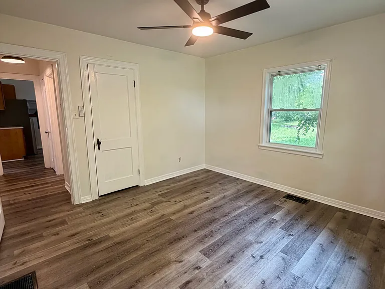 216 Main St — Photo 12
