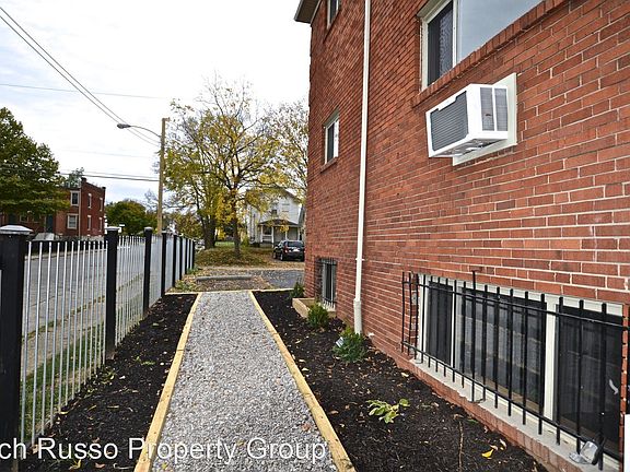 3rd image of 1580 E Mound St APT 1580