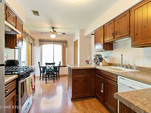 3rd image of 9126 Sandpiper Ct #9126