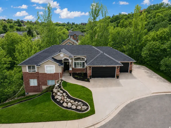 1907 N Bridge Ct, Layton, UT 84040