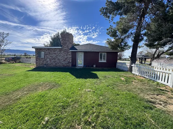 43203 52nd St W, Lancaster, CA 93536