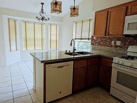 4th image of 7613 Rockfield Dr