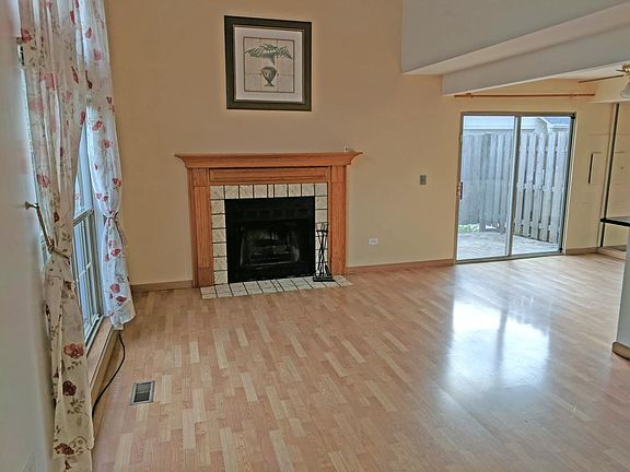 2nd image of 1220 N Knollwood Dr