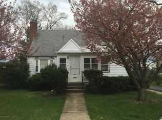 35 Chingarora Ave, Keyport, NJ 07735