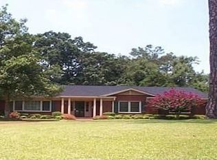 112 S Churchill Dr, Fayetteville, NC 28303