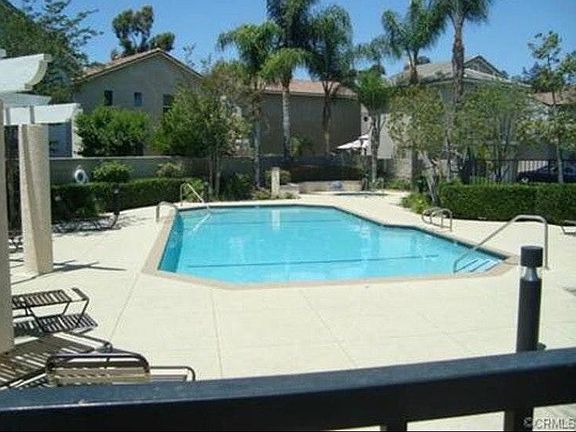 Community pool & spa