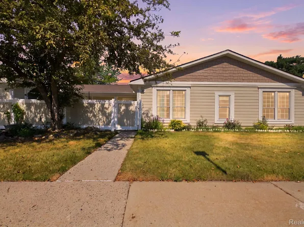 22899 Talford St, Novi, MI 48375