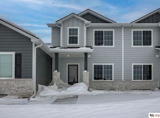 4630 Schilling Ct, Bellevue, NE 68133