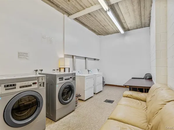 147-45 Barclay Avenue image 4 of 14