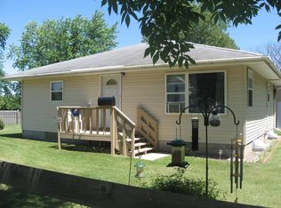 212 4th St SW, Staples, MN 56479