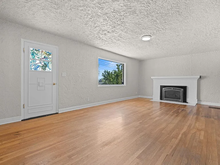 1117 Codel Way — Photo 6
