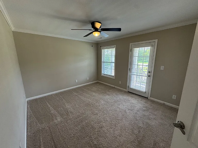 186 Whitman Aly — Photo 18
