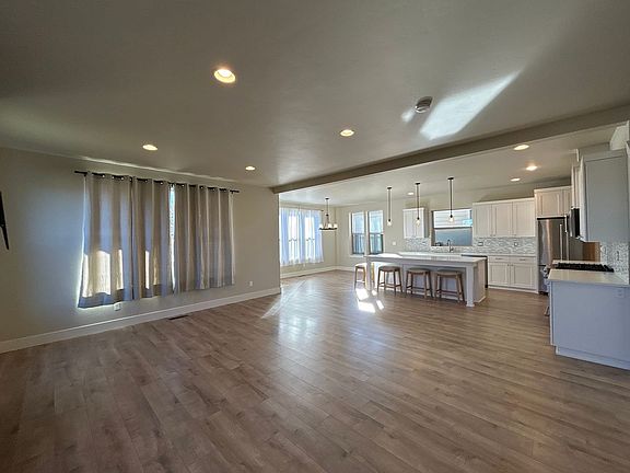 3rd image of 63123 NW Via Cambria