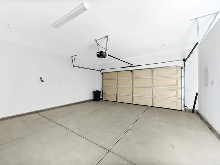 3878 Hilton Ave — Photo 31