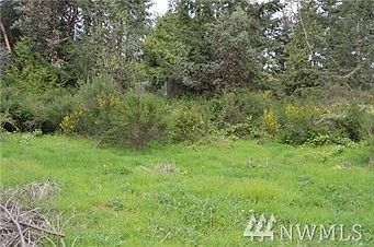 2nd image of 2528 Sand Dollar Rd W