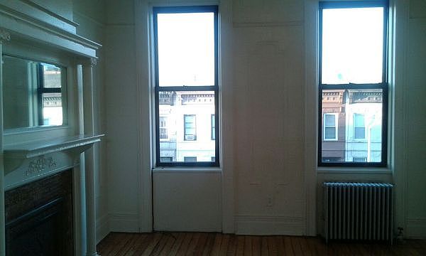 1st image of 550 Bainbridge St APT 3R