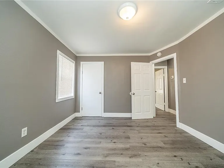 1412 W Colegrove Ave — Photo 17