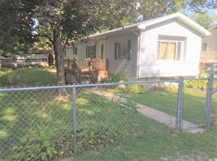1211 Beard St, Beardstown, IL 62618