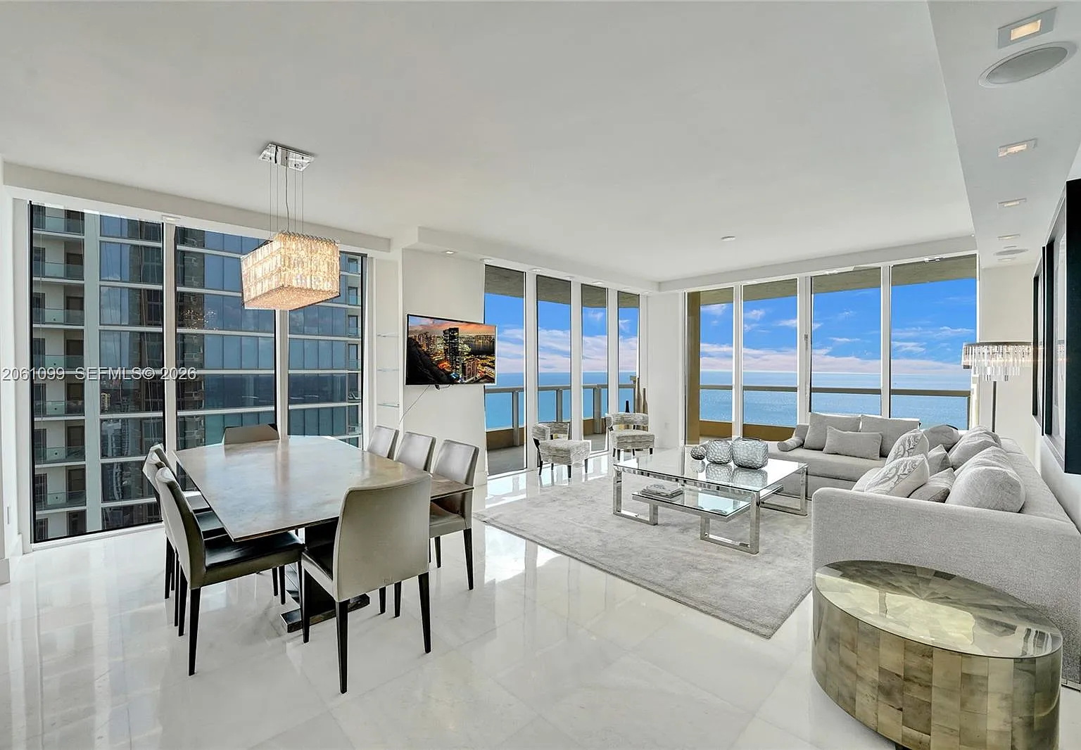 Acqualina Ocean Residence — Photo 1