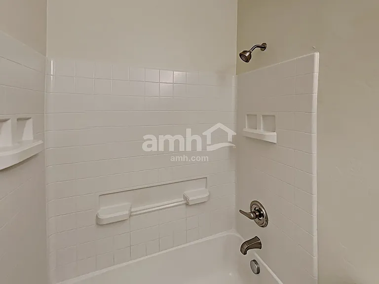 221 W Vuelta Friso — Photo 15