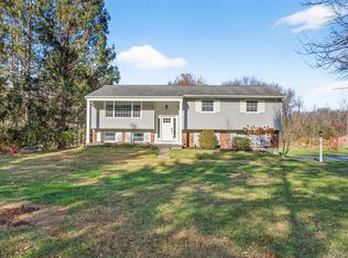 26 Miller Dr, Hopewell Junction, NY 12533