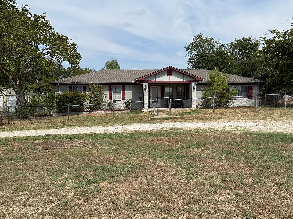 1st image of 1300 Oak Ridge Est