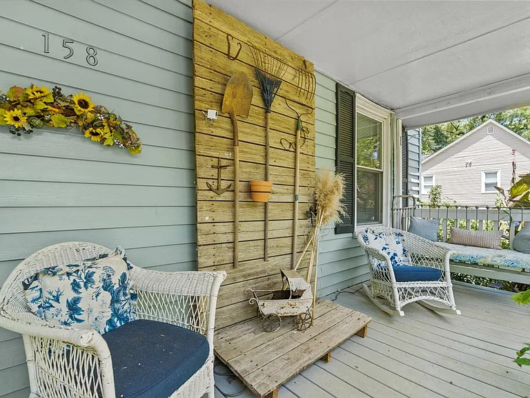 158 Hill St — Photo 14