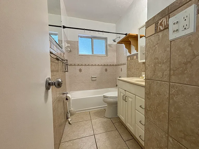 3645 NW 195th Ter — Photo 13