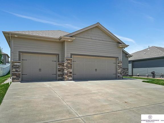 4th image of 2720 N 189th St