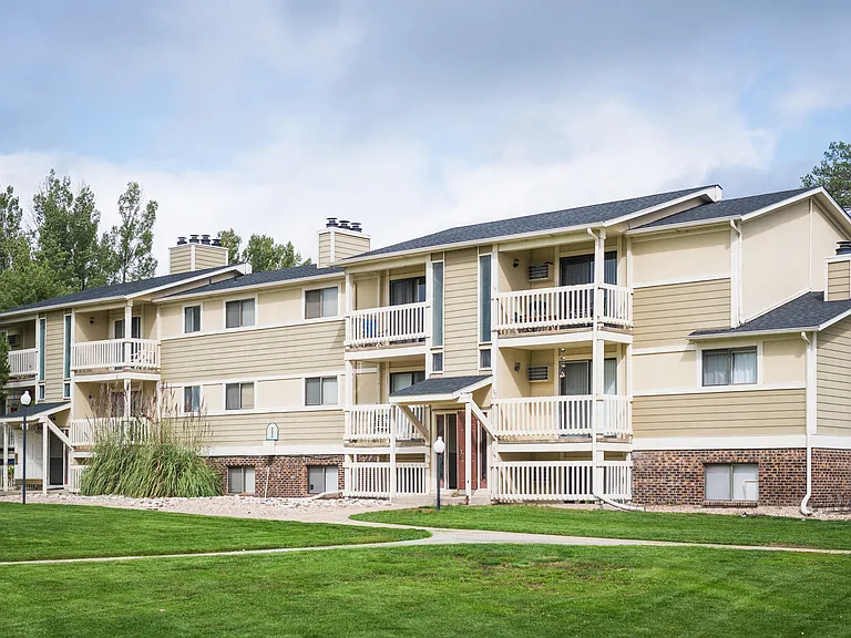 Village Gardens Apartments — Photo 12