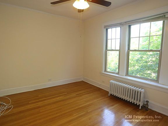 4th image of 1607 W Berteau Ave #3E