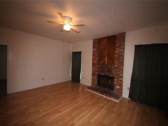 3rd image of 11611 April Dr APT B