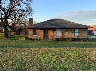 7668 Rhoads Rd, Aubrey, TX 76227