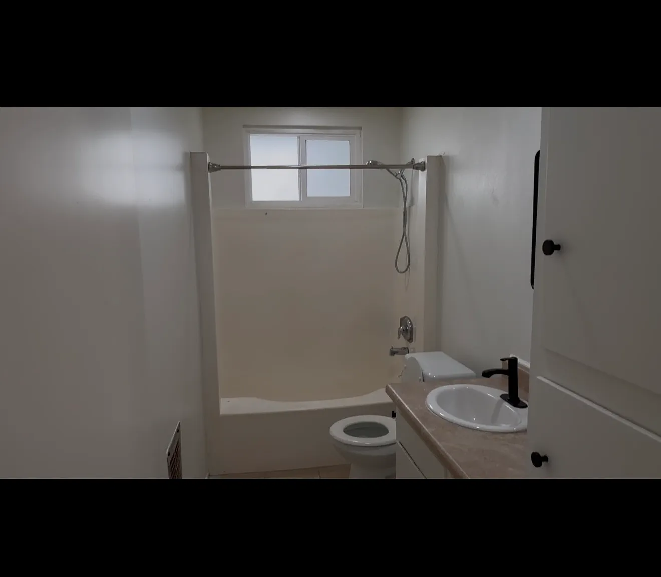 2 bed, 1080 sqft, $2,300 — Photo 3