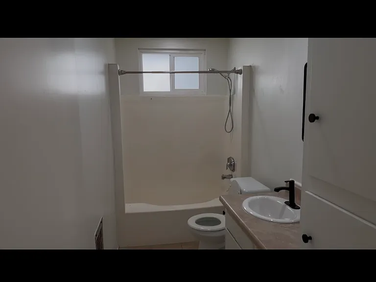 670 Lanier St — Photo 3