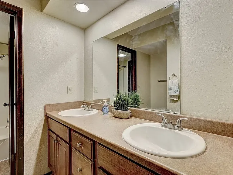 4049 NW 34th St #4049 — Photo 9