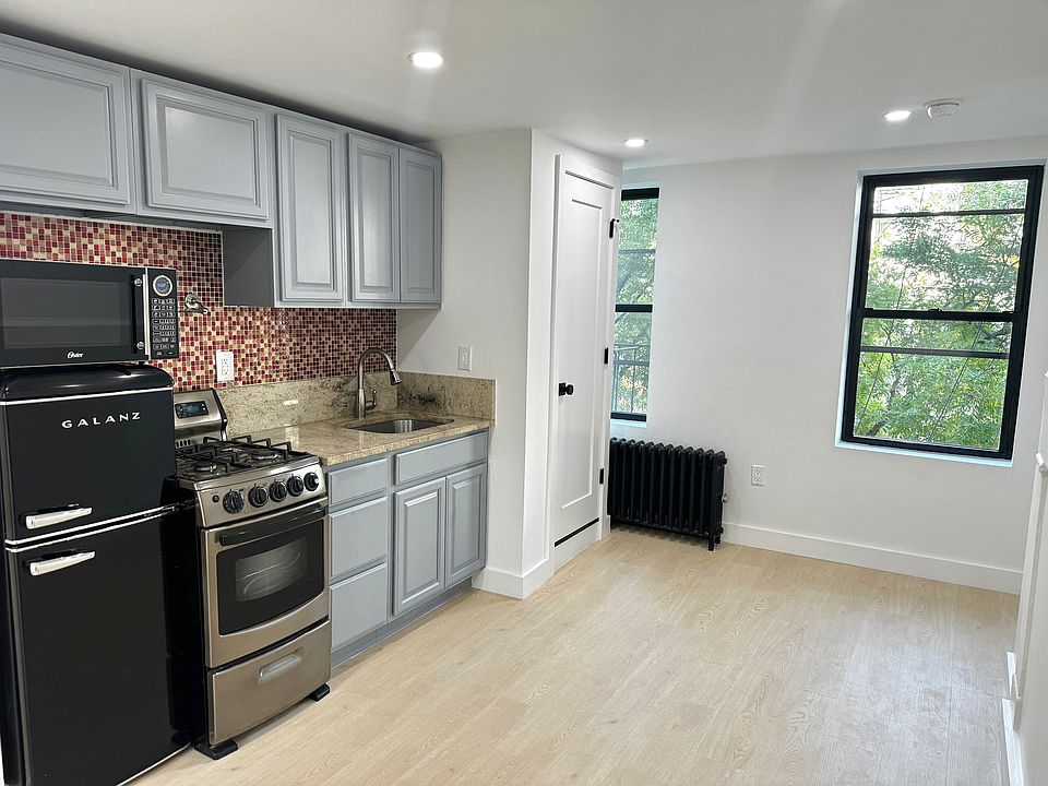 1st image of 440 E 9th St APT 3