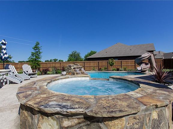 5th image of 6102 Sommerset Ct