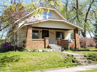 907 Coldbrook St NE, Grand Rapids, MI 49503