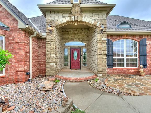 3rd image of 15301 Coral Creek Ln