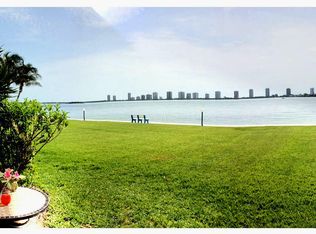 401 Lake Shore Dr APT 105, Lake Park, FL 33403